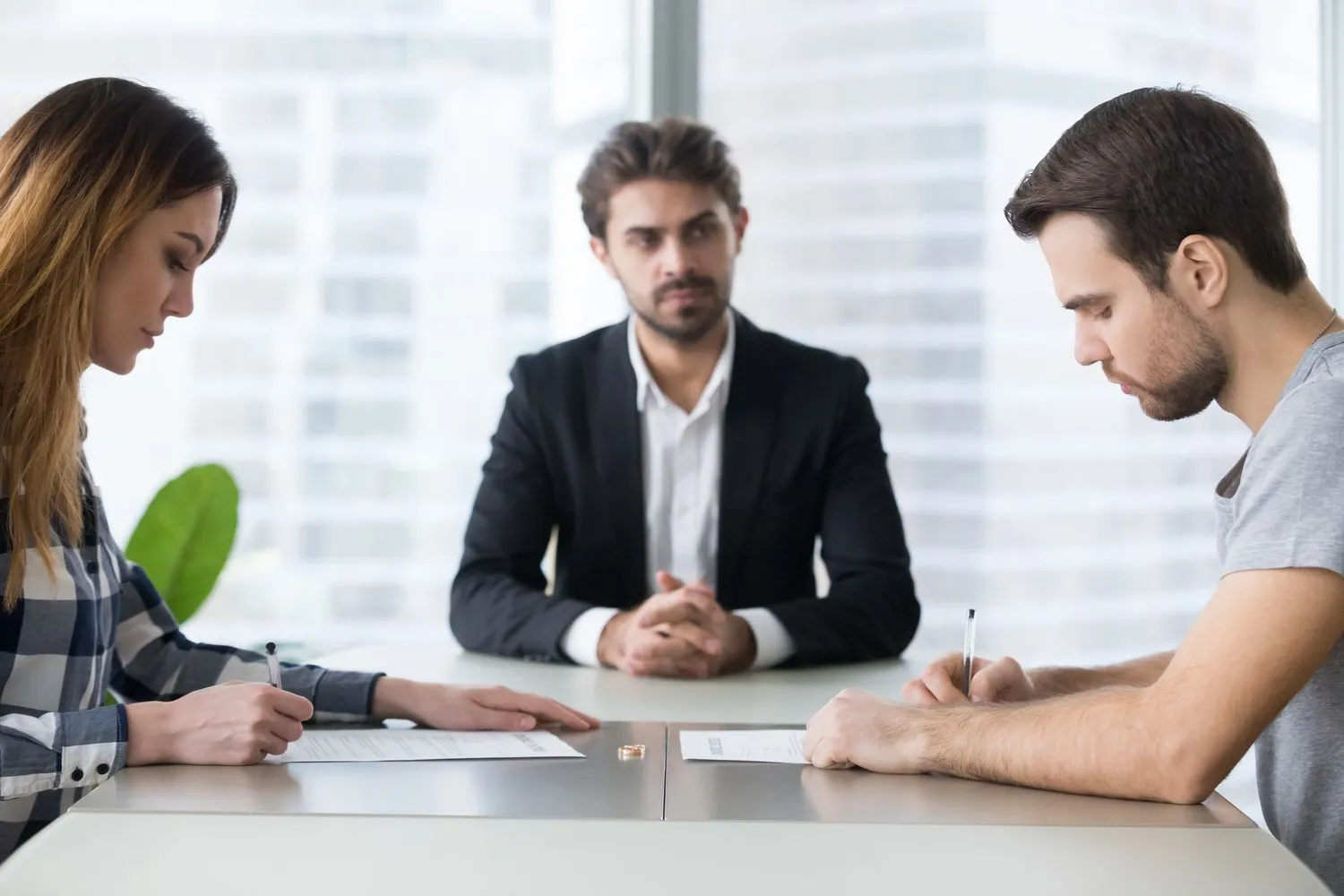 How EH Mediation Guides Couples Toward Fair and Balanced Outcomes Redditch